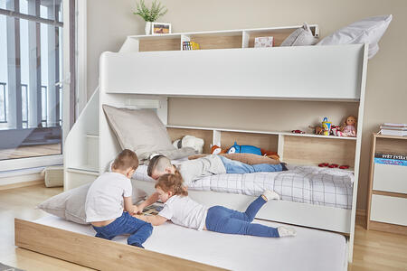 Patrová postel pro tři děti Bibliobed