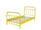 Žlutá dětská postel z kovu je velmi netradiční