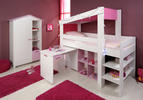 Dětská šatní skříň s patrovou postelí je řešením pro malé interiéry dětských pokojů