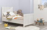 Dětská postýlka nabízí možnost rozložení na klasickou postel