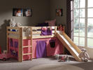 Dětská postel v přírodním odstínu dřeva