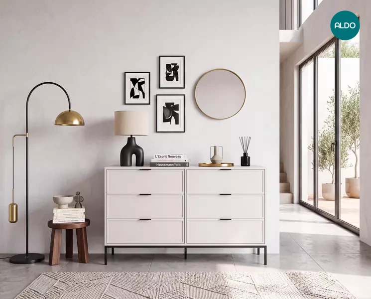 Komody v odstínu kašmír v kolekci Daisy v řadě rozměrů