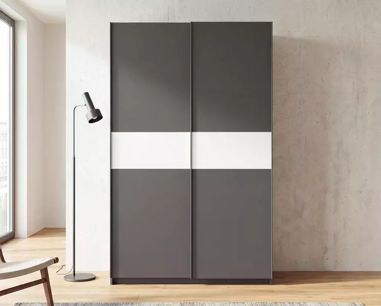 Šatnří skříň Barcelo v identickém návrhu, ale v menší šíři 120 cm