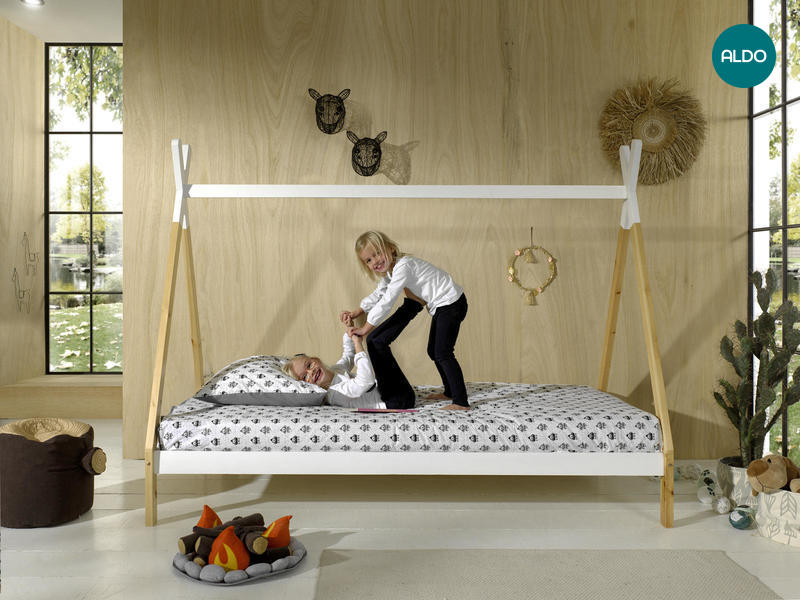 Dětská postel z masivu Vigi simple